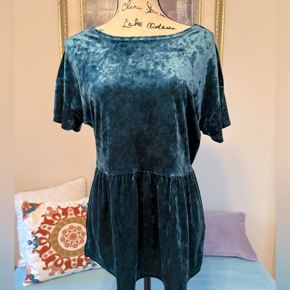 Teal Green Velvet Short Sleeve Peplum Top - Picture 1 of 2